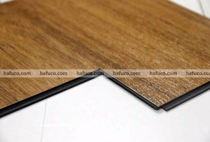 Hình ảnh thực tế của sàn nhựa giả gỗ trong nhà Hình ảnh thực tế của sàn nhựa giả gỗ trong nhà