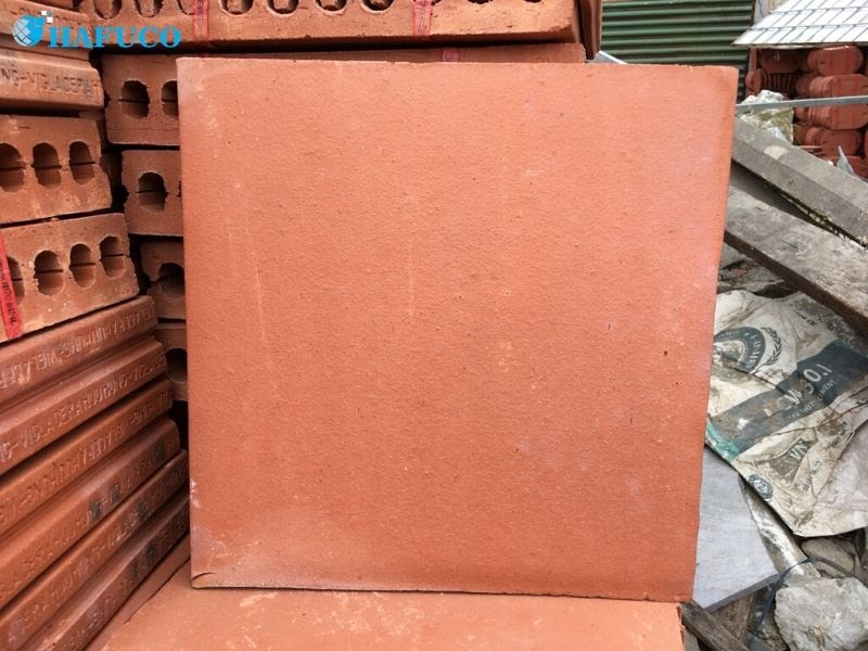 Chọn gạch lá nem ốp lát chống thấm sân thượng