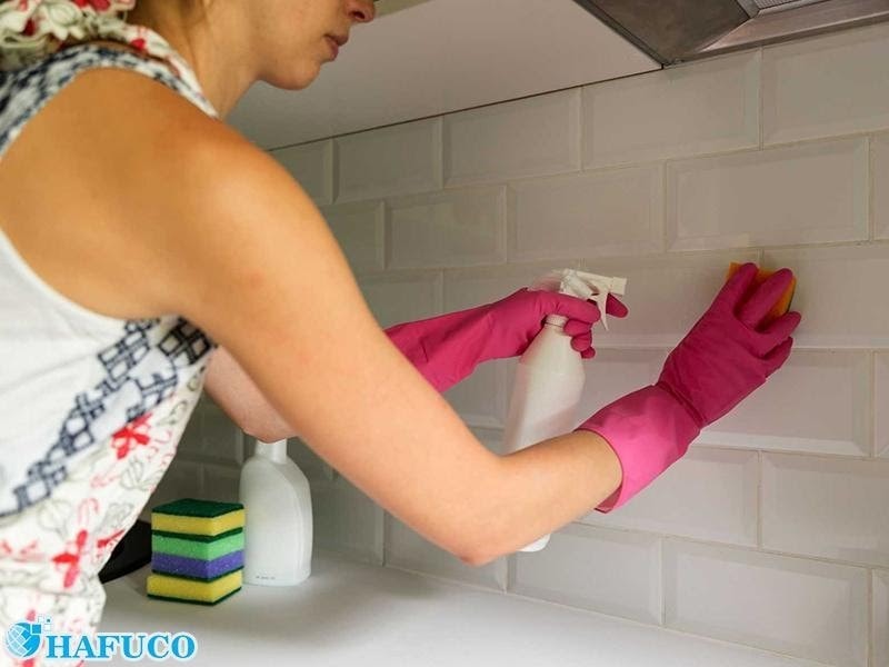Cách làm sạch tường nhà bằng nước rửa bát