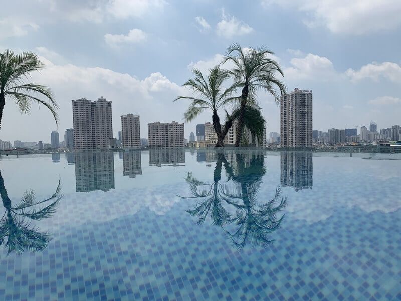 Thiết kế bể bơi trên sân thượng
