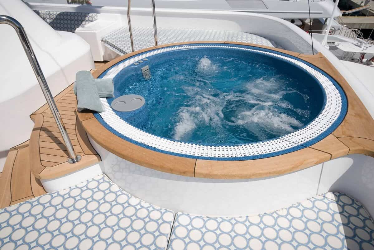 Thi công bể sục Jacuzzi