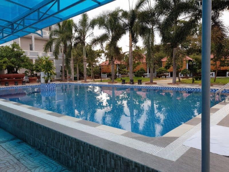 Hafuco bàn giao công trình thi công bể bơi cho khách sạn Ven Sông